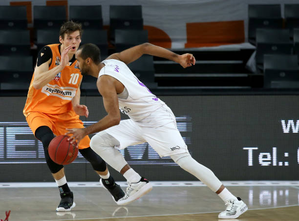 空间同频共 空间同频共